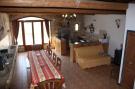 Gîte, Mas de la Jasse du Barry, séjour, salle à  manger, poêle à  bois